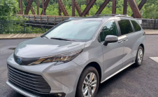 2022 Toyota Sienna Woodland Edition的驾驶测评