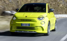 Abarth 500e是您一直在等待的电动热孵化器