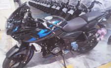 Bajaj Pulsar 220F将在市场重新发射