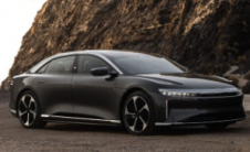 2023 Lucid Air Touring First Drive更便宜但没有减少