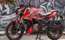 2024年Bajaj Pulsar N250评测首次试驾