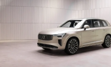 2025款沃尔沃XC90首次亮相全新外观更多技术更佳座舱